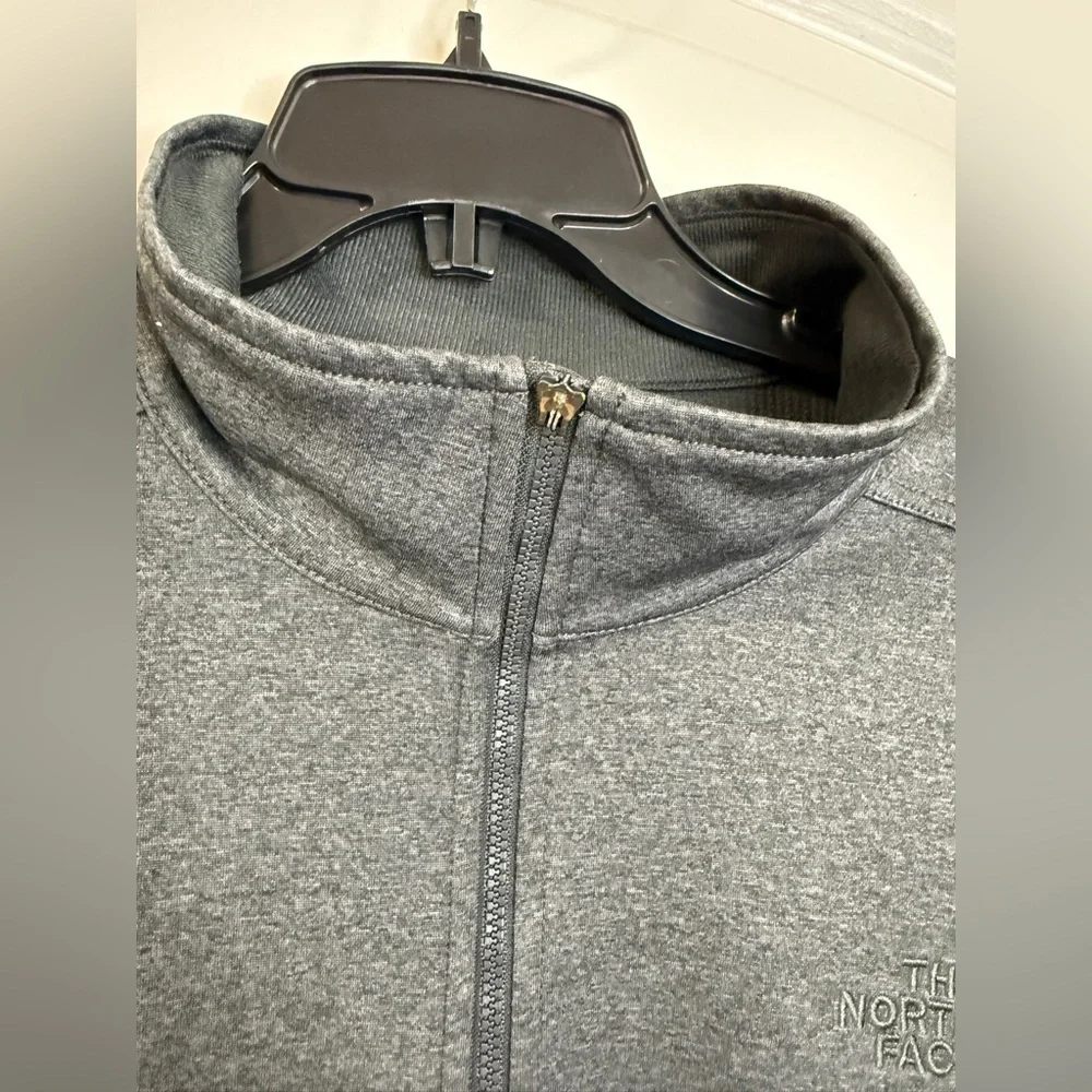 The North Face Men’s Large Gray Full Zip Jacket Embroidered Logo